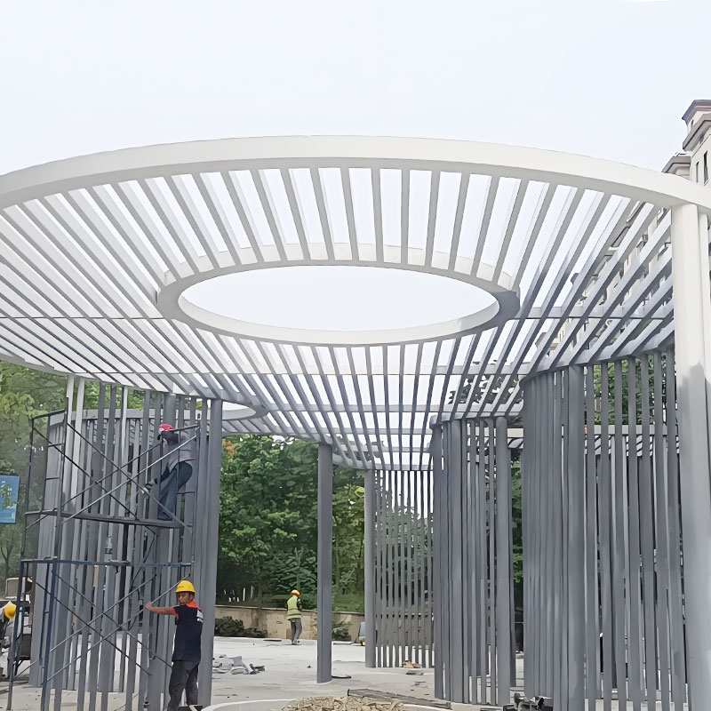 Pergola i galvanisert stål